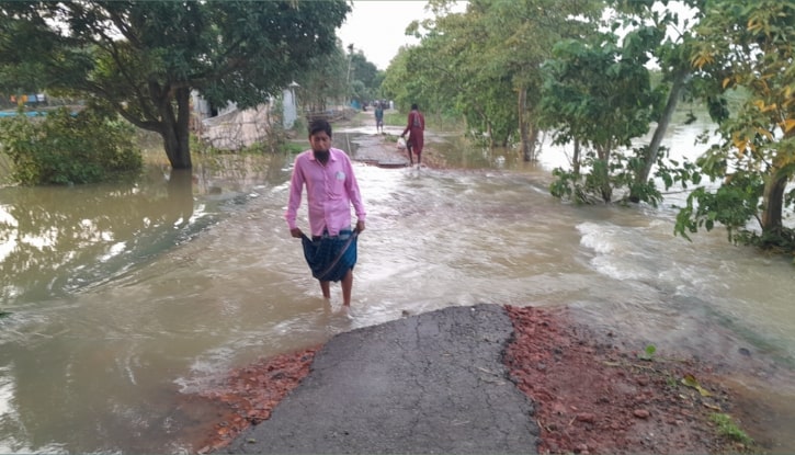 কলমাকান্দায় কমতে শুরু করেছে নদী উব্দাখালীর পানি